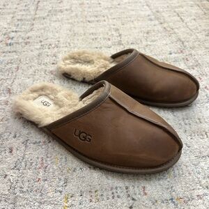 UGG Men’s Scuff Leather Slippers US 9